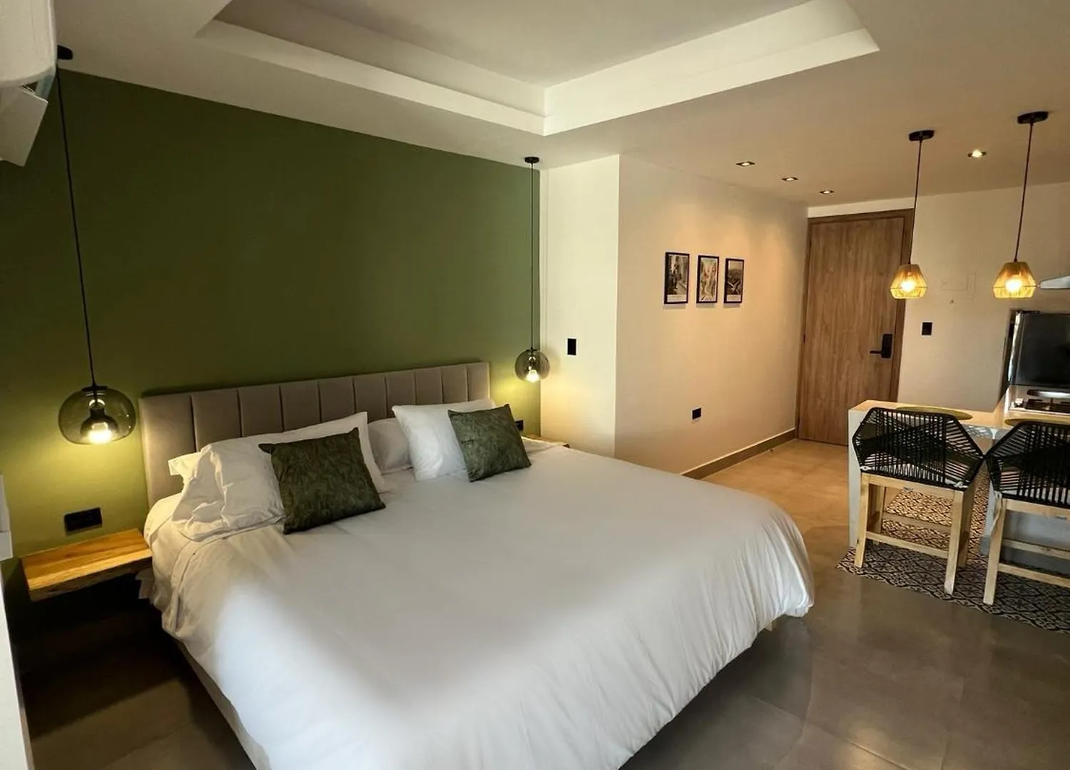 Aparthotel De La Cruz Studio Apartments Cartagena